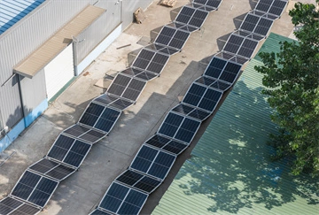 LAVIA CHARGE – 10 ładowarek AC 22 kW z magazynem 1,8 MWh dla data center